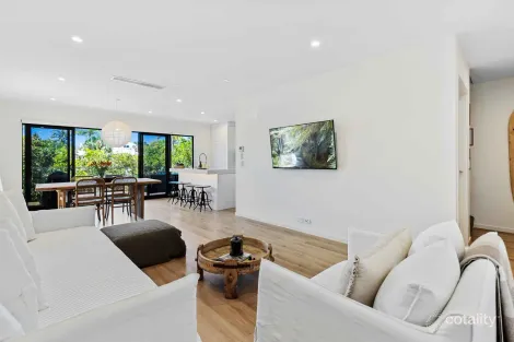 2/72 Galeen Dr, Burleigh Waters, QLD 4220