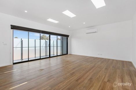 Property photo of 2/16 Brunt Street Cranbourne VIC 3977