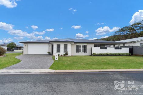 Property photo of 32 Limestone Crescent Forster NSW 2428