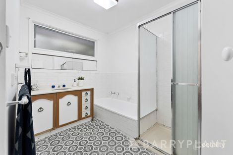 Property photo of 2 Vermont Avenue Bundoora VIC 3083