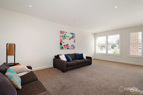 Property photo of 4 Lyons Street Bentleigh East VIC 3165