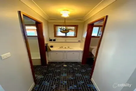 Property photo of 2 Tanunda Close Holmesville NSW 2286