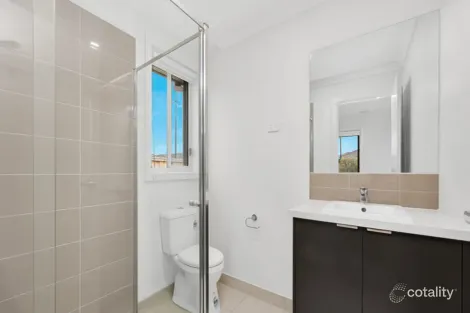 Property photo of 1 Oakham Street Donnybrook VIC 3064