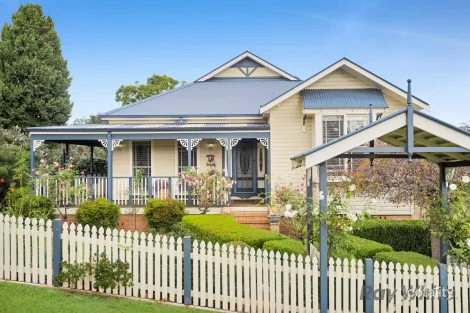 28 Hill St, Picton, NSW 2571