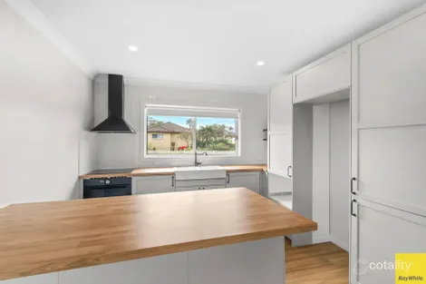 Property photo of 16 Howell Avenue Kanahooka NSW 2530