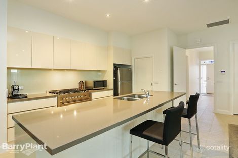 8 Camden Rd, Newtown, VIC 3220