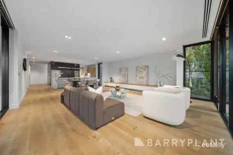 Property photo of 11 Leahy Drive Bundoora VIC 3083