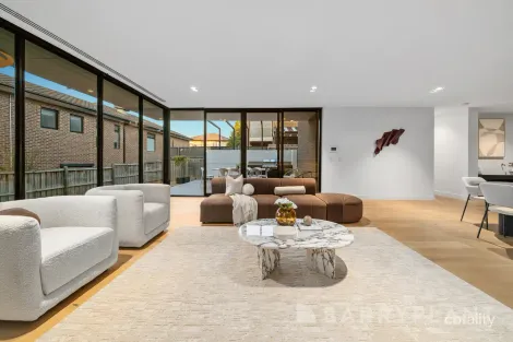 Property photo of 11 Leahy Drive Bundoora VIC 3083