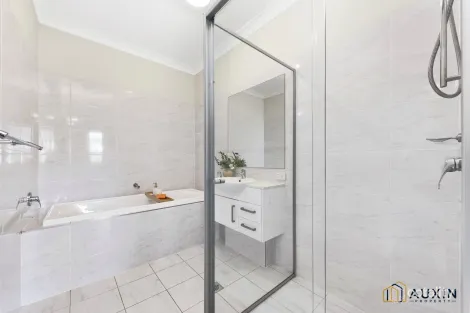 Property photo of 76 Burns Road Kellyville NSW 2155