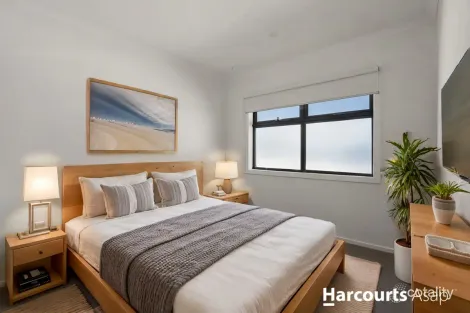 Property photo of 10 Carnival Boulevard Berwick VIC 3806