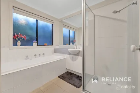 Property photo of 12 Dexter Grove Point Cook VIC 3030
