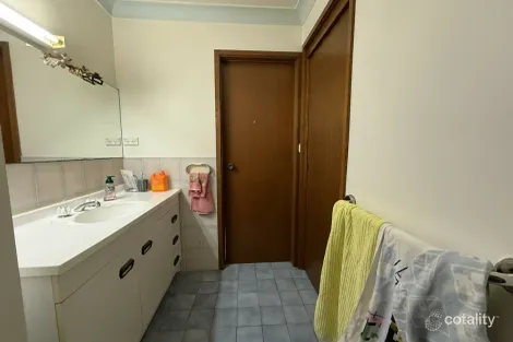 Property photo of 71 Hills Street Young NSW 2594