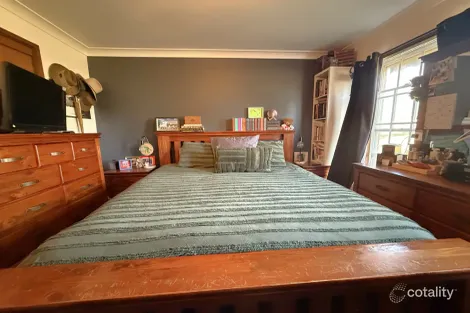 Property photo of 71 Hills Street Young NSW 2594