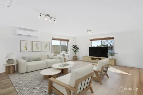 Property photo of 44 Lakeshore Drive Helensvale QLD 4212