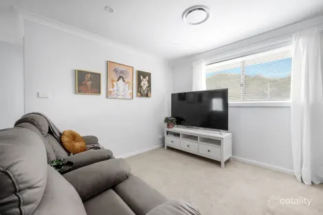 Property photo of 11 Mallangong Close Figtree NSW 2525