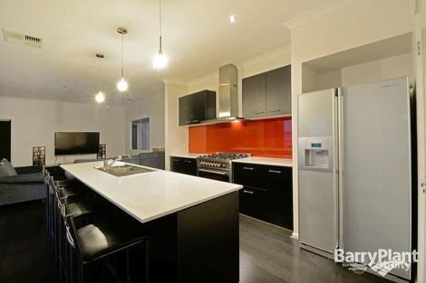 Property photo of 25 Sundew Crescent Pakenham VIC 3810