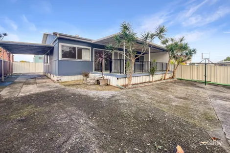 17 Lake St, Budgewoi, NSW 2262