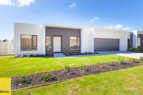 Property photo of 2 Pinnacle Way Pimpama QLD 4209