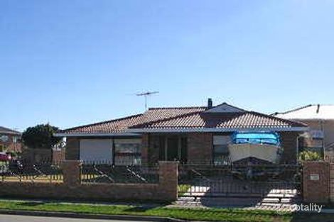 147 Humphries Rd, St Johns Park, NSW 2176