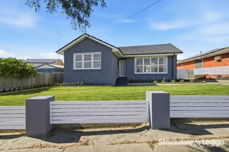 2 Fraser Cres, Churchill, VIC 3842