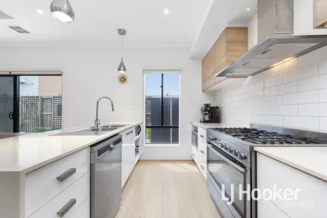 Property photo of 55 Abundance Circuit Clyde VIC 3978