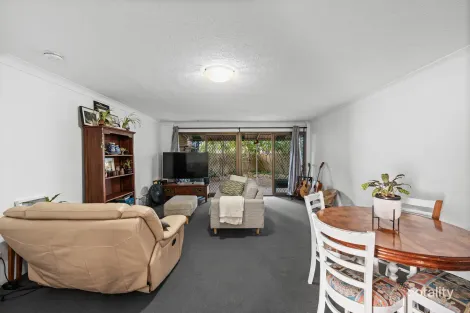 Property photo of 3/11 Hooker Boulevard Broadbeach Waters QLD 4218