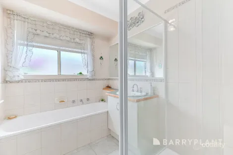 Property photo of 25 Denver Drive Narre Warren VIC 3805