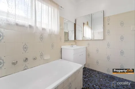Property photo of 8 Allowrie Road Villawood NSW 2163