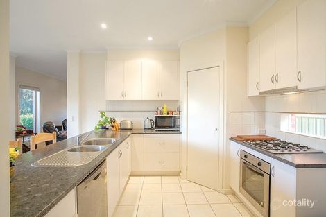 Property photo of 10 McPhie Place Lake Gardens VIC 3355