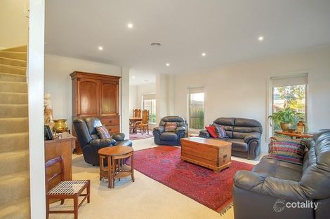 Property photo of 10 McPhie Place Lake Gardens VIC 3355