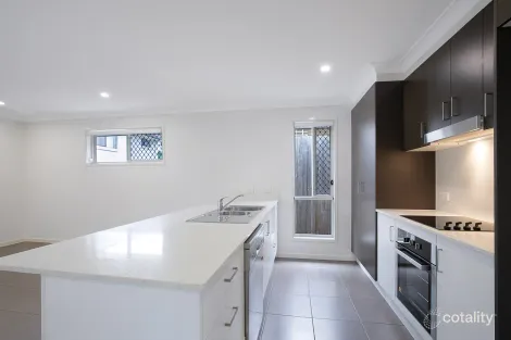 Property photo of 33 Cambridge Drive Alexandra Hills QLD 4161