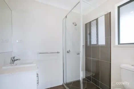 Property photo of 33 Cambridge Drive Alexandra Hills QLD 4161