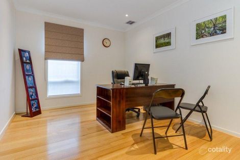 Property photo of 10 Princetown Road Mount Waverley VIC 3149