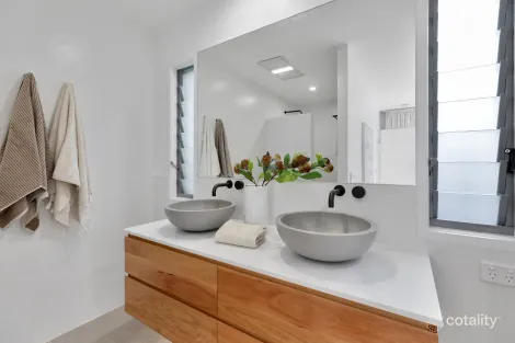 Property photo of 4 Lindfield Circuit Noosaville QLD 4566