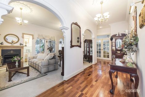 Property photo of 10 Devonleigh Street Bedfordale WA 6112