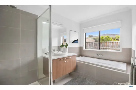 Property photo of 9 Remarkable Drive Mount Duneed VIC 3217