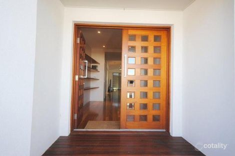 Property photo of 37 Southaven Drive Helensvale QLD 4212