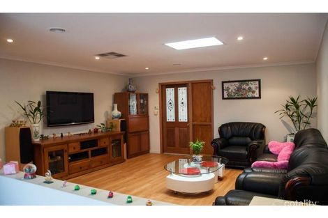 Property photo of 11 Donegal Way Hampton Park VIC 3976