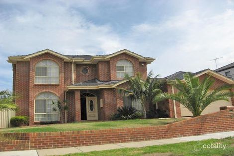 1 Mackenzie Cl, Taylors Lakes, VIC 3038