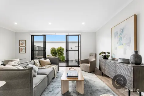 Property photo of 14 Furphy Walk Kalkallo VIC 3064