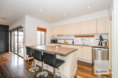 Property photo of 40 Kingston Drive Taylors Hill VIC 3037