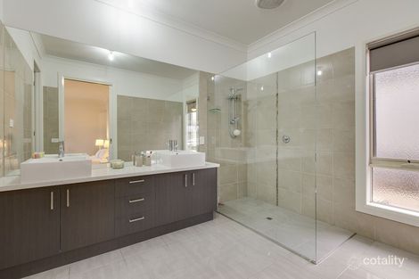 Property photo of 20 Emu Bush Drive Cranbourne West VIC 3977