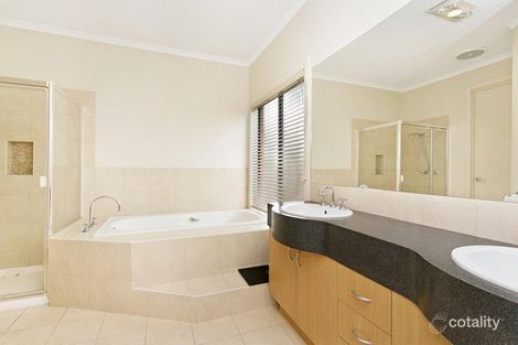 Property photo of 10 Yurunga Drive McKenzie Hill VIC 3451