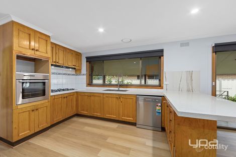 Property photo of 4 Mallee Court Kings Park VIC 3021