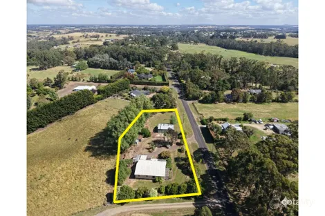 70 Haywards Rd, Timboon, VIC 3268