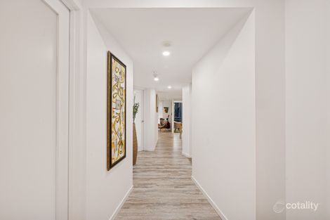 Property photo of 214/19 Wicklow Street Kangaroo Point QLD 4169