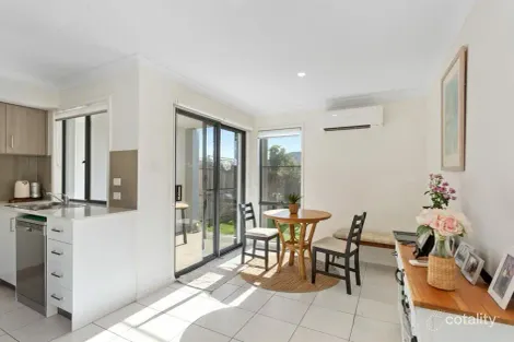 Property photo of 2/69 Trailblazer Drive Flagstone QLD 4280
