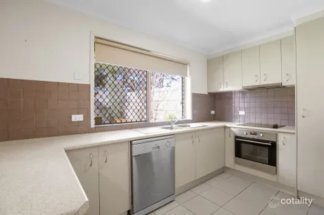 Property photo of 22 Whitsunday Drive Hoppers Crossing VIC 3029
