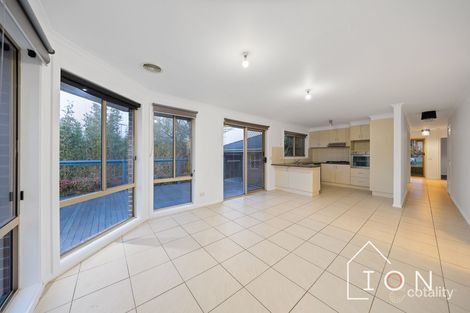 Property photo of 18 Tuscany Rise Pakenham VIC 3810