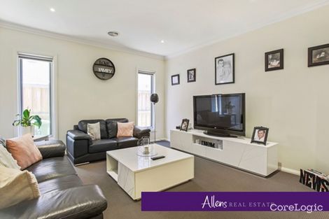 Property photo of 11 Riverstone Boulevard Clyde North VIC 3978